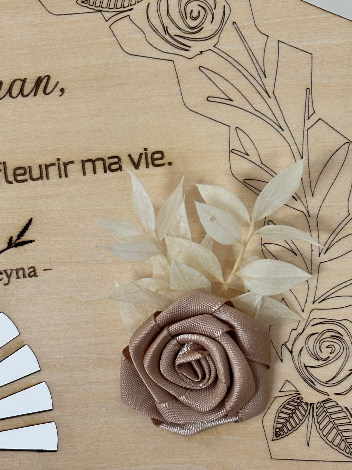 Éventail en bois personnalisé – Cadeau Fête des Mères