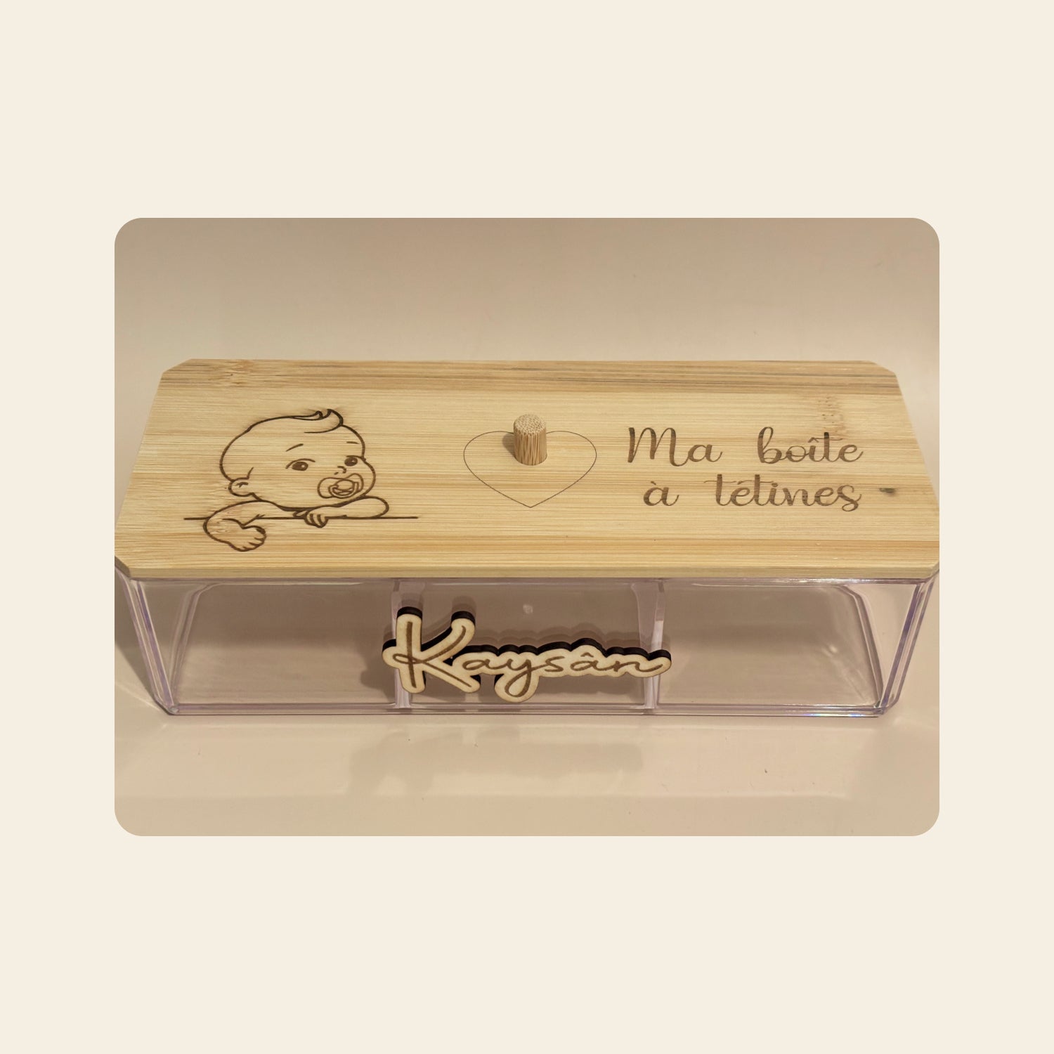 Boîte à tétines personnalisée